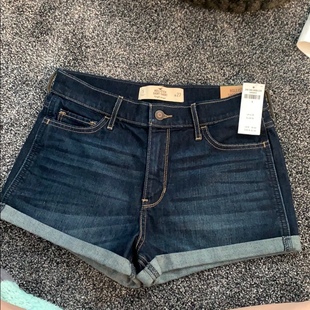 Hollister High Rise Short-Shorts. Dark wash color.